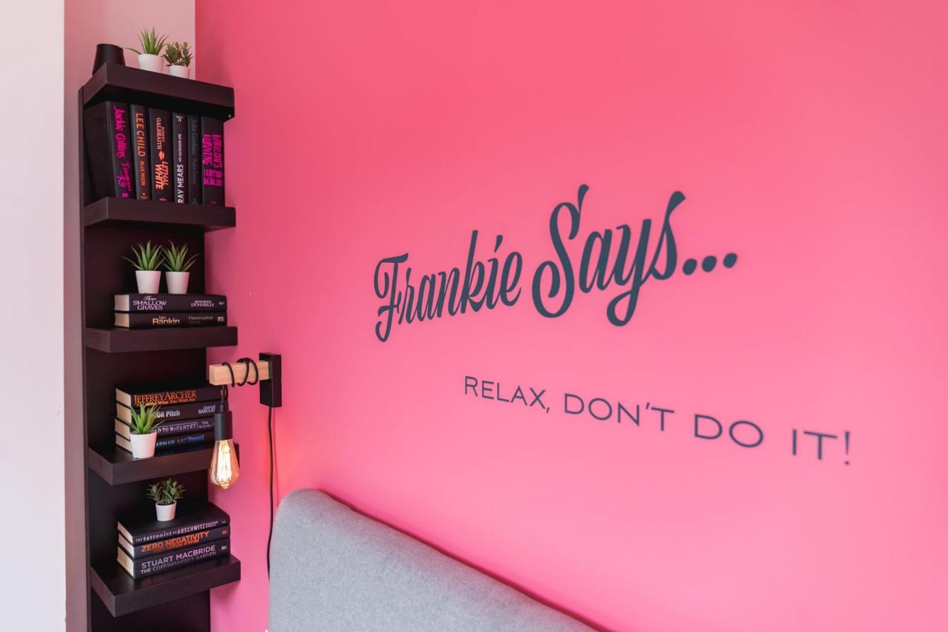 The Lipstick Palace - Fitzrovia - By Frankie Says 런던 외부 사진